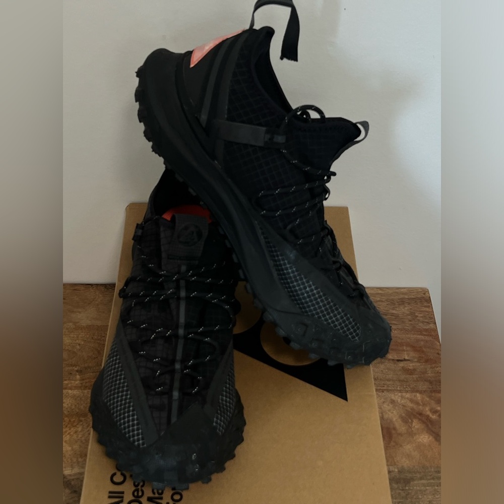 PreOwned Nike ACG Mountain Fly Low size 11.5